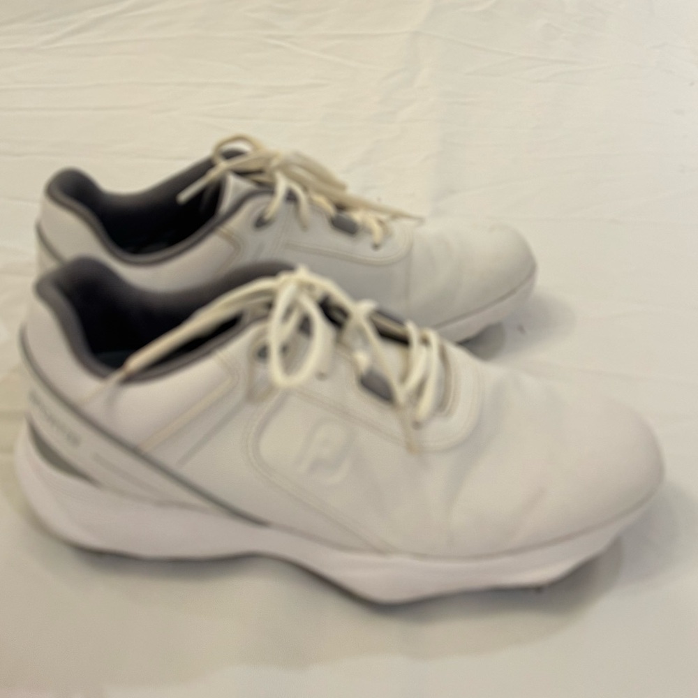 FootJoy men’s  golf shoes. Size 8. Good cond.